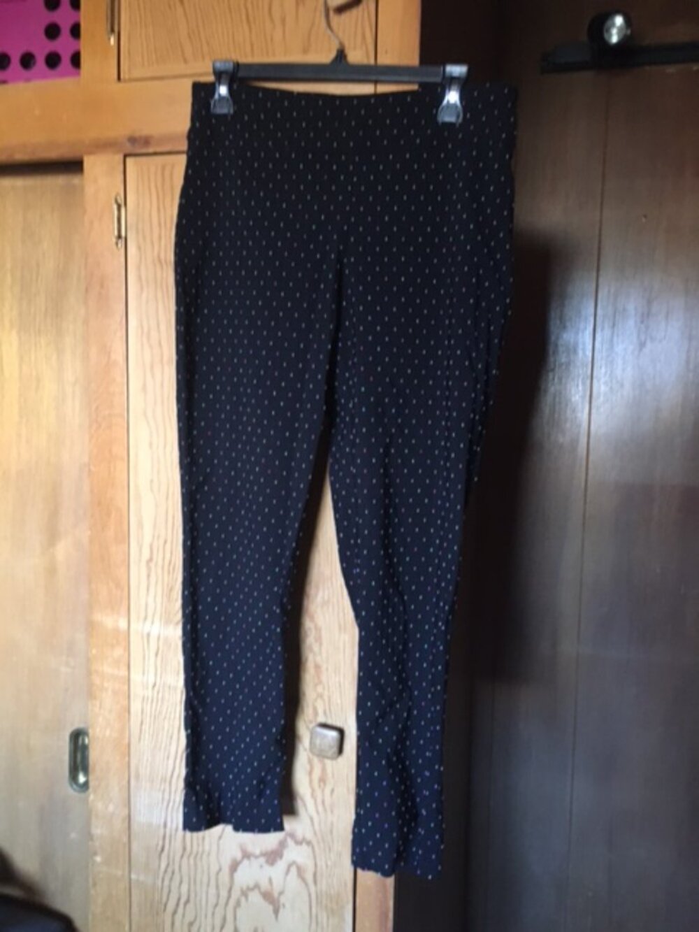 Cropped Leggings with polka dot embroidered details